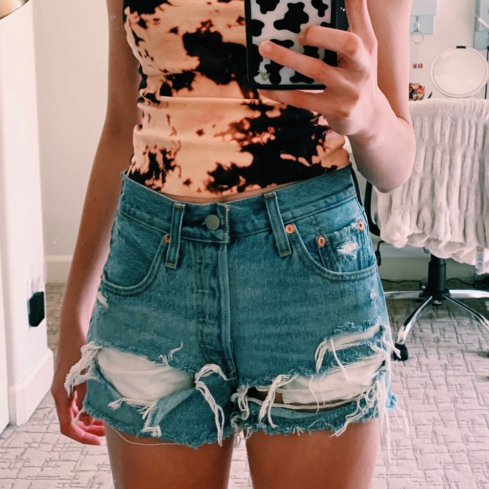 VINTAGE LEVIS 501 DISTRESSED SHORT